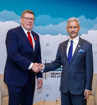 RECORD DATE NOT STATED S. Jaishankar meets the Premier of Saskatchewan Province Scott Moe during the G7 Foreign Ministers meet Niagara Region, Nov 12 (ANI): External Affairs Minister S. Jaishankar meets the Premier of Saskatchewan Province, Scott Moe, during the G7 Foreign Ministers meet, on Wednesday. (@DrSJaishankar ANI Photo) Niagara region Ontario Canada Copyright: xANIx ANI_20251112068