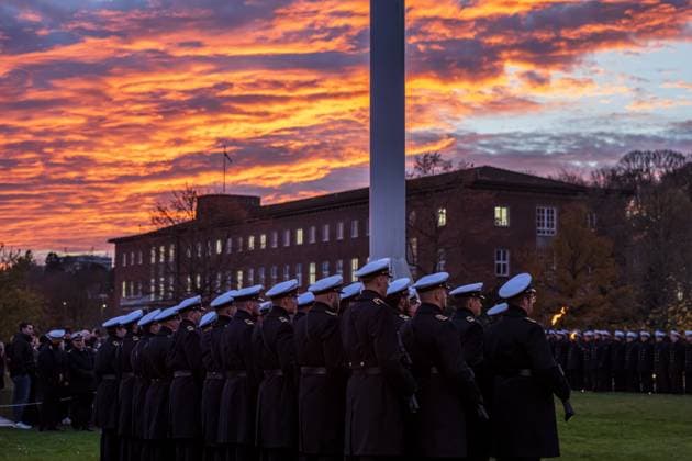 12.11.2025 Kiel, Vereidigung und feierliches Gelöbnis von 200 Soldaten und Soldatinnen der Marineunteroffiziersschule vor dem Schleswig-Holsteiner Landtag in Kiel am 70. Jahrestag zur Gründung der Bundeswehr. *** 12 11 2025 Kiel, swearing-in ceremony and ceremonial pledge of 200 servicemen and women from the Naval NCO School in front of the Schleswig Holstein state parliament in Kiel on the 70th anniversary of the founding of the Bundeswehr