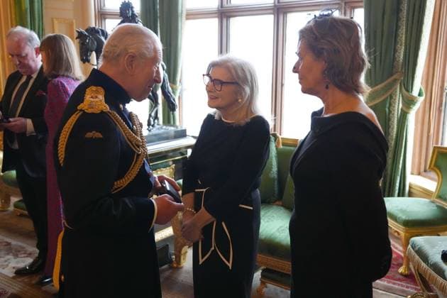 Elizabeth Emblem service Susan Ferguson-O Neill (Daughter) receives the Elizabeth Emblem from King Charles III at Windsor Castle, Berkshire, for Constable Michael Ferguson, Picture date: Wednesday November 12, 2025., Credit:Jonathan Brady Avalon UK, London  Copyright: xJonathanxBradyx xAvalonx 1052082879