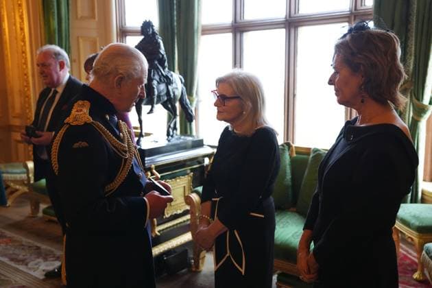 Elizabeth Emblem service Susan Ferguson-O™Neill (Daughter) receives the Elizabeth Emblem from King Charles III at Windsor Castle, Berkshire, for Constable Michael Ferguson, Picture date: Wednesday November 12, 2025., Credit:Jonathan Brady Avalon UK, London  Copyright: xJonathanxBradyx xAvalonx 1052082892