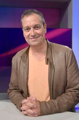 Dieter Nuhr in der ARD-Talkshow maischberger im Studio Berlin Adlershof. Berlin, 12.11.2025 *** Dieter Nuhr on the ARD talk show maischberger in Studio Berlin Adlershof Berlin, 12 11 2025 Foto:xM.xBehrensx xFuturexImagex maischberger1211_5103