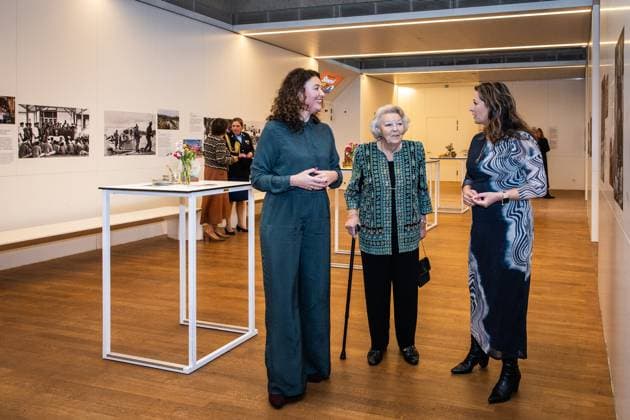 AMSTERDAM Princess Beatrix and Sacha de Boer are opening a photo exhibition at the Rijksmuseum commemorating the centennial of the development organization Simavi. For the exhibition, photographer Sacha de Boer created a series of portraits of women from Kenya and Indonesia. ANP DINGENA MOL netherlands out - belgium out  Copyright: xx x542015512x originalFilename: 542015512.jpg