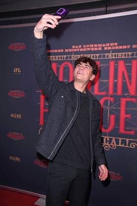 Benni Kalcher bei der Premiere von Sarah Engels bei Moulin Rouge! Das Musical im Musical Dome in Köln am 13.11.2025