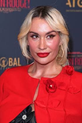 Sarah Bora (Ehefrau Eko Fresh) bei der Premiere von Sarah Engels bei Moulin Rouge! Das Musical im Musical Dome in Köln am 13.11.2025