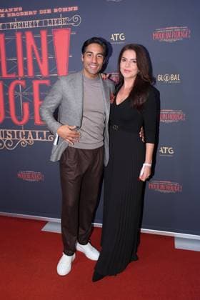 Nic Shanker und Janina Shanker bei der Premiere der neuen Hauptdarstellerin (SarahEngels) vom Musical Moulin Rouge am 13.11.2025 in Koeln Moulin Rouge Musical feiert Premiere mit neuer Hauptdarstellerin in Koeln