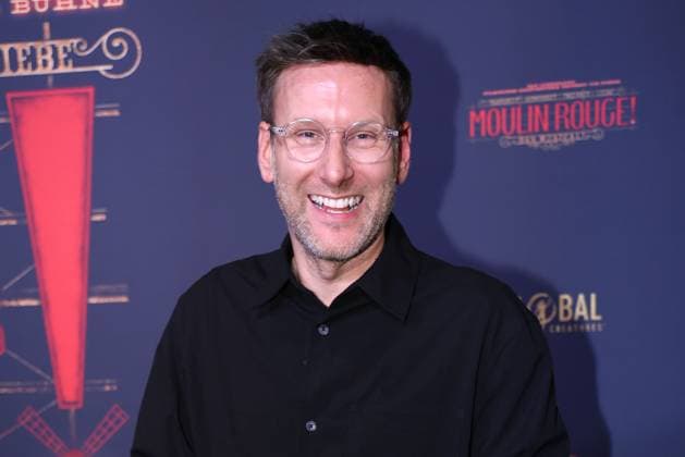 Simon Beeck bei der Premiere der neuen Hauptdarstellerin (SarahEngels) vom Musical Moulin Rouge am 13.11.2025 in Koeln Moulin Rouge Musical feiert Premiere mit neuer Hauptdarstellerin in Koeln