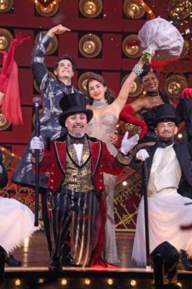 Jonas Hein, Gavin Turnbull, Sarah Engels bei der Premiere von Sarah Engels bei Moulin Rouge! Das Musical im Musical Dome in Köln am 13.11.2025