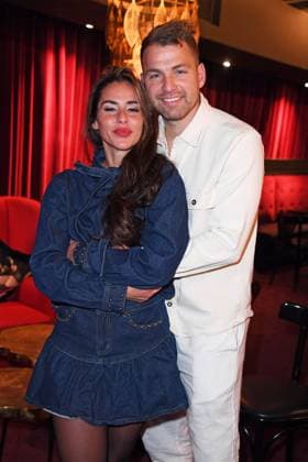 Sarah Engels mit Ehemann Julian Engels bei der Premiere von Sarah Engels bei Moulin Rouge! Das Musical im Musical Dome in Köln am 13.11.2025