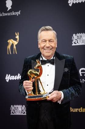 BAMBI Award 2025 Preisträger Preisträgerin Lebenswerk Roland Kaiser Verleihung des 77. BAMBI 2025 in den Bavaria Filmstudios in München Copyright: xEventpressxFuhrx