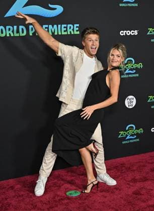 ˜Zootopia 2™ World Premiere Robert Irwin and Witney Carson arriving to Zootopia 2 world premiere held at the El Capitan Theatre on November 13, 2025 in Hollywood, Ca. Hollywood El Capitan Theatre California USA Copyright: xStarbuck AFF-USA.COMx