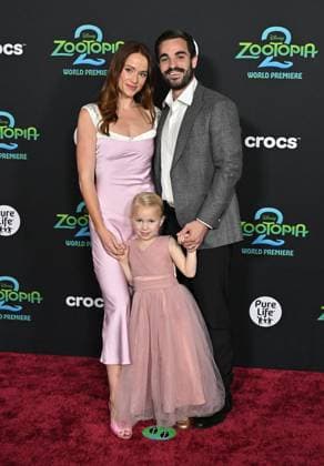 ˜Zootopia 2™ World Premiere Whitney Leavitt, Sedona Leavitt and Conner Leavitt arriving to Zootopia 2 world premiere held at the El Capitan Theatre on November 13, 2025 in Hollywood, Ca. Hollywood El Capitan Theatre California USA Copyright: xStarbuck AFF-USA.COMx
