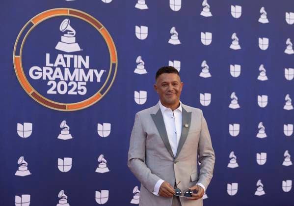 Spanish singer Alejandro Sanz poses on the red carpet during 26th Latin Grammy awarding ceremony at MGM Grand Garden Arena in Las Vegas, Nevada, USA, 13 November 2025. Latin Grammy awarding ceremony in Las Vegas !ACHTUNG: NUR REDAKTIONELLE NUTZUNG!  Copyright: xArmandoxArorizox USA6363 20251114-55018533128_1