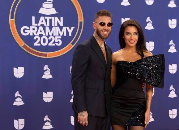 Spanish footballer Sergio Ramos and his wife, journalist Pilar Rubio pose on the red carpet during 26th Latin Grammy awarding ceremony at MGM Grand Garden Arena in Las Vegas, Nevada, USA, 13 November 2025. Latin Grammy awarding ceremony in Las Vegas !ACHTUNG: NUR REDAKTIONELLE NUTZUNG!  Copyright: xArmandoxArorizox USA6377 20251114-55018533186_1