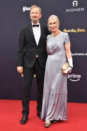 Hergen Wöbken und Katja Weitzenböck bei der 77. Bambi-Verleihung 2025 in den Bavaria Filmstudios. München, 13.11.2025