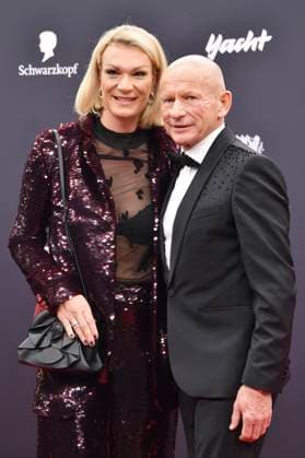 Maria Höfl-Riesch mit Partner Johann Schrempf bei der 77. Bambi-Verleihung 2025 in den Bavaria Filmstudios. München, 13.11.2025