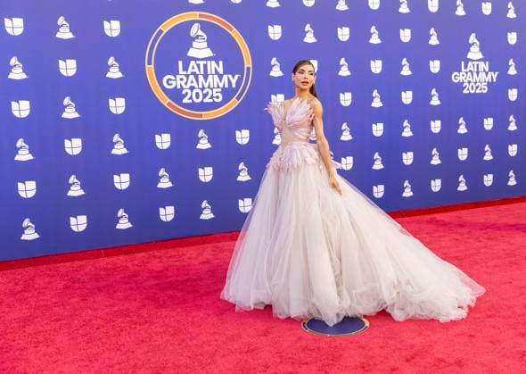 Mexican actress and model Alejandra Espinoza poses with her Best Pop Song award during 26th Latin Grammy awarding ceremony at MGM Grand Garden Arena in Las Vegas, Nevada, USA, 13 November 2025. Latin Grammy awarding ceremony in Las Vegas !ACHTUNG: NUR REDAKTIONELLE NUTZUNG!  Copyright: xArmandoxArorizox USA6349 20251114-55018532856012_1012
