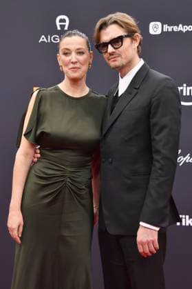 Alexandra Maria Lara und Sam Riley bei der 77. Bambi-Verleihung 2025 in den Bavaria Filmstudios. München, 13.11.2025