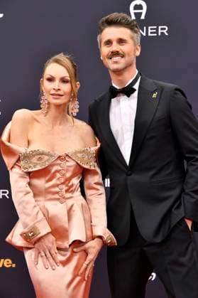 Thore Schölermann mit Ehefrau Jana Schölermann bei der 77. Bambi-Verleihung 2025 in den Bavaria Filmstudios. München, 13.11.2025
