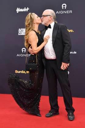 Claudelle Deckert mit Ehemann Peter Olsson bei der 77. Bambi-Verleihung 2025 in den Bavaria Filmstudios. München, 13.11.2025