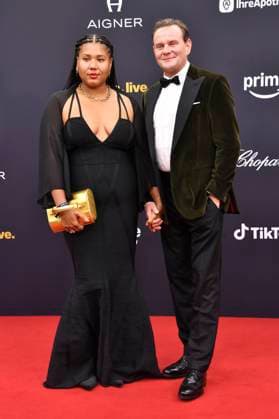 Devid Striesow mit Ehefrau Ines Ganzberger-Striesow bei der 77. Bambi-Verleihung 2025 in den Bavaria Filmstudios. München, 13.11.2025