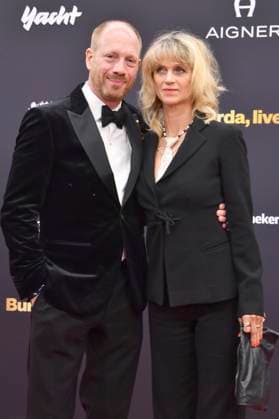 Johann von Bülow mit Ehefrau Katrin von Bülow bei der 77. Bambi-Verleihung 2025 in den Bavaria Filmstudios. München, 13.11.2025