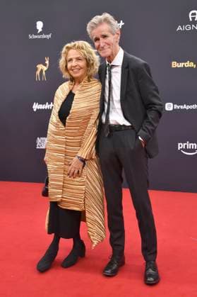 Michaela May mit Ehemann Bernd Schadewald bei der 77. Bambi-Verleihung 2025 in den Bavaria Filmstudios. München, 13.11.2025