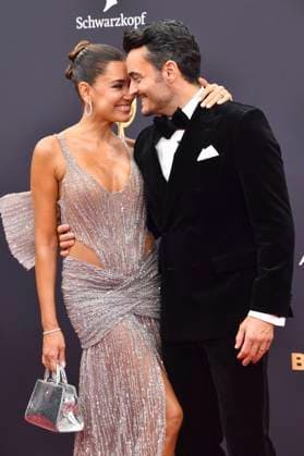 Giovanni Zarrella mit Ehefrau Jana Ina bei der 77. Bambi-Verleihung 2025 in den Bavaria Filmstudios. München, 13.11.2025