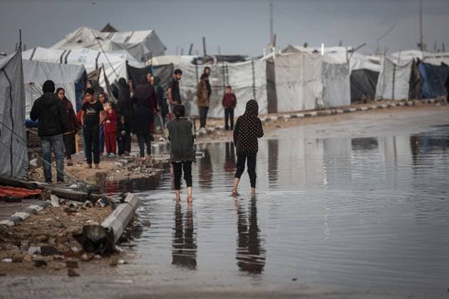 Palestinians struggle in makeshift shelters amid rain GAZA CITY, GAZA - NOVEMBER 14: Palestinians, whose homes were destroyed during Israel’s two-year attacks, have hard times after their makeshift tents were flooded with the intense rain in Gaza City, Gaza on November 14, 2025. The onset of cold weather and rainfall has made living conditions even more difficult for residents living in makeshift tents. Abdalhkem Abu Riash Anadolu Gaza City Gaza. Editorial use only. Please get in touch for any other usage.  Copyright: x2025xAnadoluxAbdalhkemxAbuxRiashx