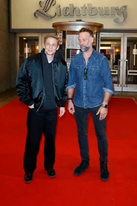 Matthias Schweighöfer und Erik Schmitt bei der Premiere des Kinofims Das Leben der Wünsche in der Lichtburg. Essen, 13.11.2025