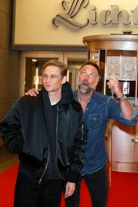 Matthias Schweighöfer und Erik Schmitt bei der Premiere des Kinofims Das Leben der Wünsche in der Lichtburg. Essen, 13.11.2025