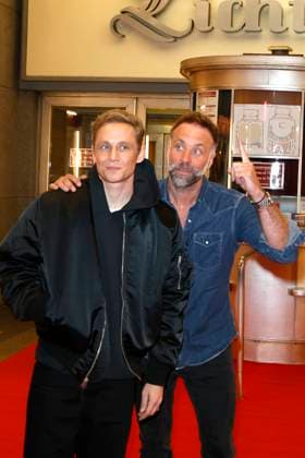 Matthias Schweighöfer und Erik Schmitt bei der Premiere des Kinofims Das Leben der Wünsche in der Lichtburg. Essen, 13.11.2025