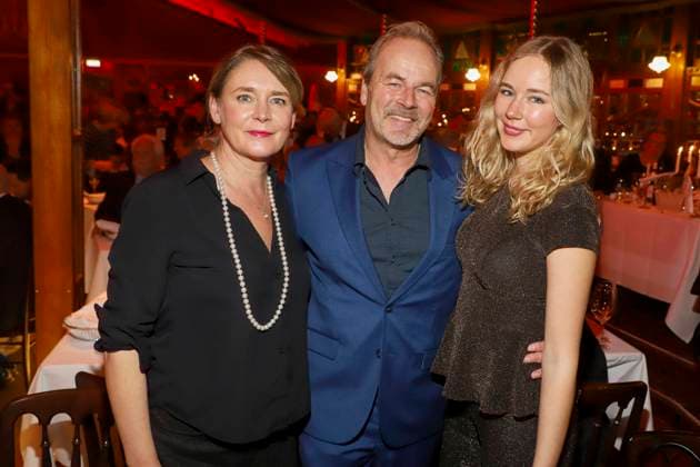 abb Palazzo-Till Demtroeder Stefanie Millat und Tochter bei der Premiere von Cornelia Poletto 10. Dinner Show PALAZZO Hier und Jetzt am 13.11.2025 in Hamburg Hamburg Deutschland