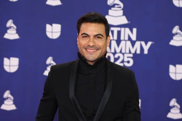 Carlos Rivera arrives for the 26th annual Latin Grammy Awards at the MGM Garden Arena in Las Vegas, Nevada on Thursday, November 13, 2025.  LAV20251113173 JAMESxATOA