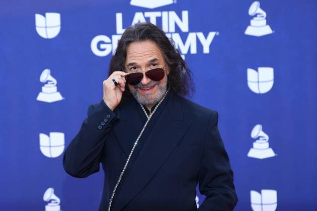 Marco Antonio Solís arrives for the 26th annual Latin Grammy Awards at the MGM Garden Arena in Las Vegas, Nevada on Thursday, November 13, 2025.  LAV20251113098 JAMESxATOA
