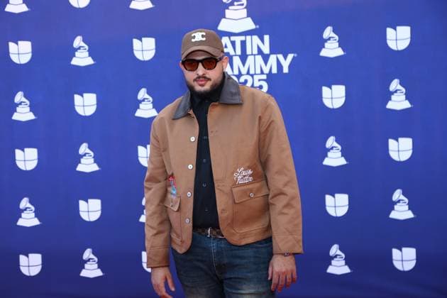 Kaique Alves arrives for the 26th annual Latin Grammy Awards at the MGM Garden Arena in Las Vegas, Nevada on Thursday, November 13, 2025.  LAV20251113099 JAMESxATOA