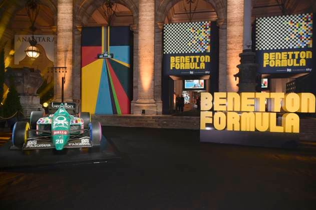 Benetton Rennwagen bei der Premiere der Sky-Dokumentation Benetton Formula im Space Cinema Moderno. Rom, 13.11.2025