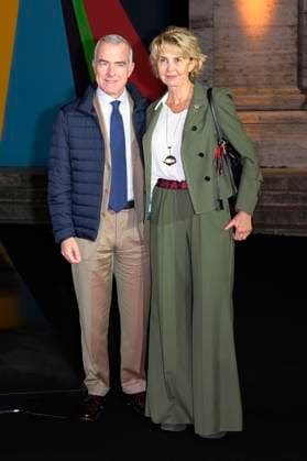 Giampiero Letta und Rossana Ridolfi bei der Premiere der Sky-Dokumentation Benetton Formula im Space Cinema Moderno. Rom, 13.11.2025