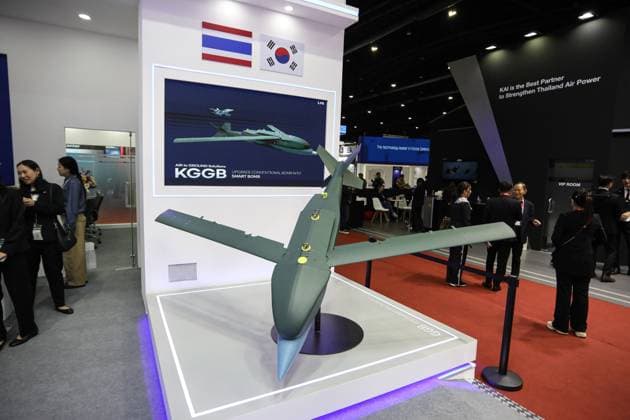 Thailand: Final day of Defense and Security 2025 The final day of Defense and Security 2025, the biennial exhibition, conference and networking event for Asia s defense and security sector, brought together by ASEAN s three leading military forces, showcases the latest advances in land, air, maritime and cyber defence technologies. Featuring over 500 companies and numerous national pavilions, the event provides a strategic platform to showcase cutting-edge systems ranging from armoured vehicles and unmanned drones to communications and surveillance equipment, while promoting exchanges through official conferences and delegations. Nonthaburi Thailand Copyright: AdirachxToumlamoon