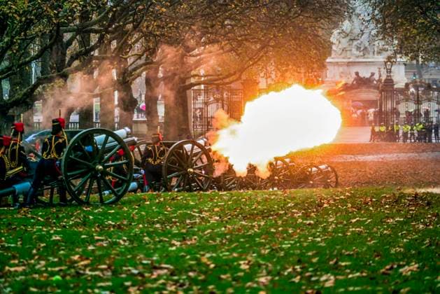 . 14 11 2025. London, United Kingdom. Kings Birthday 41 Gun Royal Salute. The King s Troop Royal Horse Artillery fire a 41 gun salute in Green Park to mark King Charles III 77th Birthday.  xMartynxWheatleyx xi-Imagesx IIM-26377-0001