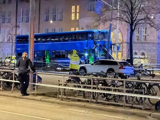 Swedish premier says several killed, injured in Stockholm bus stop incident STOCKHOLM, SWEDEN - NOVEMBER 14: Forensic investigations are carried out by police teams at the scene where a bus crashed in to people in the Ostermalm district of Stockholm, Sweden on November 14, 2025. Swedish Prime Minister Ulf Kristersson said on Friday that several people were killed and injured following an incident at a bus stop in central Stockholm. Atilla Altuntas Anadolu Stockholms Sweden. Editorial use only. Please get in touch for any other usage.  Copyright: x2025xAnadoluxAtillaxAltuntasx
