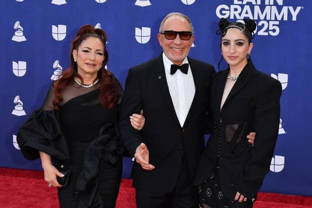 The 26th Annual Latin GRAMMY Awards - Arrivals Gloria Estefan, Emilio Estefan and Emily Estefan attend The 26th Annual Latin GRAMMY Awards at MGM Grand Garden Arena on November 13, 2025 in Las Vegas, Nevada. Las Vegas MGM Grand Garden Arena Nevada USA Copyright: xCxFlanigan imageSPACEx