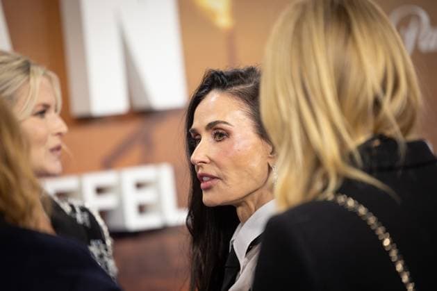 Premiere 2. Staffel LANDMAN Demi Moore profil, Silhouette Kinn Europapremiere der 2. Staffel von LANDMAN im Kino Zoo Palast in Berlin Copyright: xEventpressxFuhrx