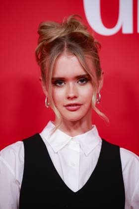 Award - Glamour Women of the Year 2025 - Eliza Scanlen beim Glamour Women of the Year Award 2025 im Ritz Carlton Hotel Berlin am 14.11.2025. Copyright: xEventpressxKochanx