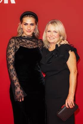 Award - Glamour Women of the Year 2025 - Sarah Mangione und Heike Mangione beim Glamour Women of the Year Award 2025 im Ritz Carlton Hotel Berlin am 14.11.2025. Copyright: xEventpressxKochanx