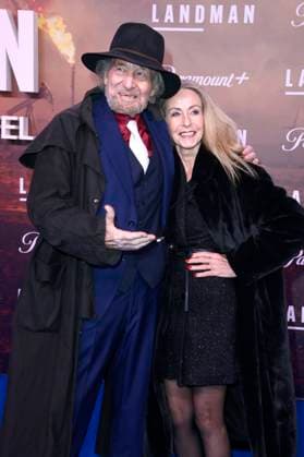 Michael Mendl mit Begleitung bei der Europapremiere der 2. Staffel der Paramount Serie Landman im Zoo Palast. Berlin, 14.11.2025