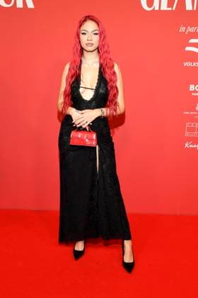 abb GlamourWomen- Badmomzjay zu Gast auf dem roten Teppich bei den 3. GLAMOUR WOMEN OF THE YEAR AWARD im The Ritz Carlton Hotel Berlin am 14.11.2025 in Berlin Berlin Deutschland
