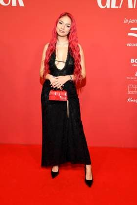 abb GlamourWomen- Badmomzjay zu Gast auf dem roten Teppich bei den 3. GLAMOUR WOMEN OF THE YEAR AWARD im The Ritz Carlton Hotel Berlin am 14.11.2025 in Berlin Berlin Deutschland
