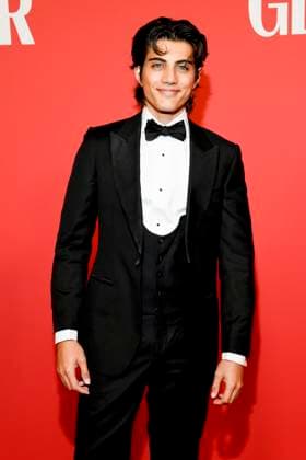 abb GlamourWomen- Nic Kaufmann zu Gast auf dem roten Teppich bei den 3. GLAMOUR WOMEN OF THE YEAR AWARD im The Ritz Carlton Hotel Berlin am 14.11.2025 in Berlin Berlin Deutschland