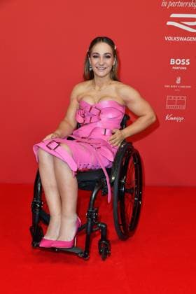 Kristina Vogel bei der Ankunft zu der Verleihung des dritten Glamour Women of the Year Awards im The Ritz Carlton Hotel in Berlin 14.11.2025