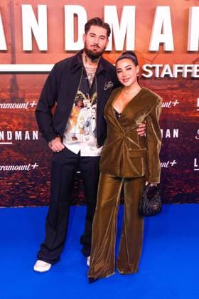 Premiere der 2. Staffel der Serie Landman in Berlin Berlin, 14.11.2025 Mike Heiter und Leyla Lahouar (Heiter) bei der Premiere der 2. Staffel der Serie Landman im Zoo Palast in Berlin Berlin Copyright: xMatthiasxGränzdörferx